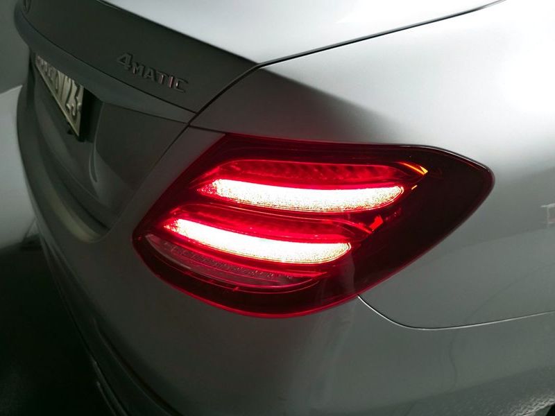 2017 Mercedes-Benz E-Class E400 4MATIC Exclusive photo 23