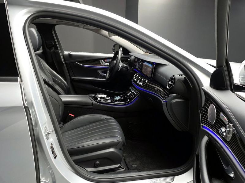 2017 Mercedes-Benz E-Class E400 4MATIC Exclusive photo 26