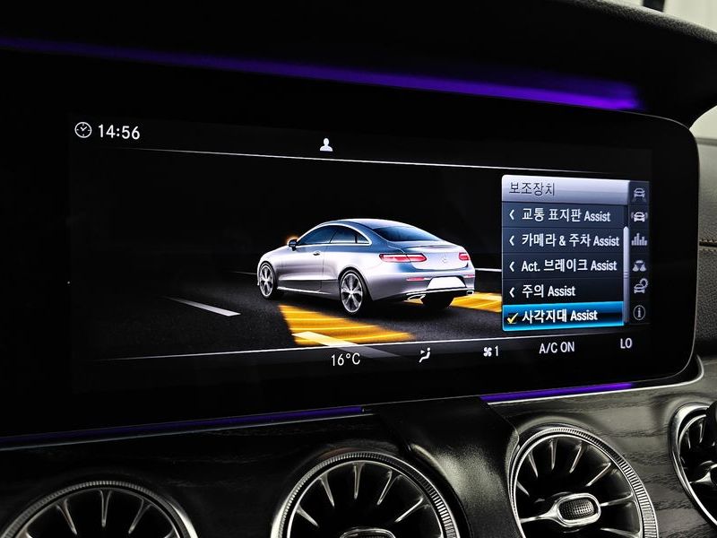 2017 Mercedes-Benz E-Class E220d Coupe photo 16