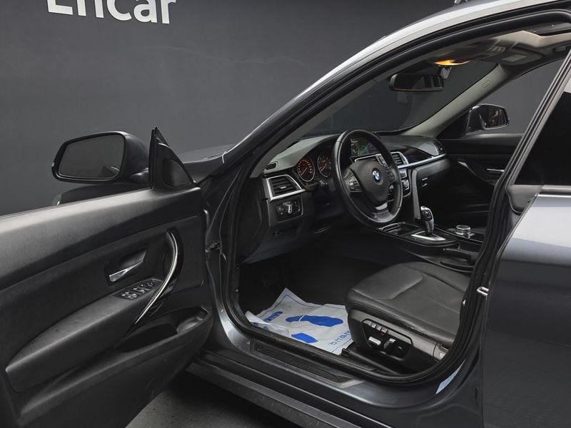 2017 BMW 3 Series GT 320d xDrive photo 10