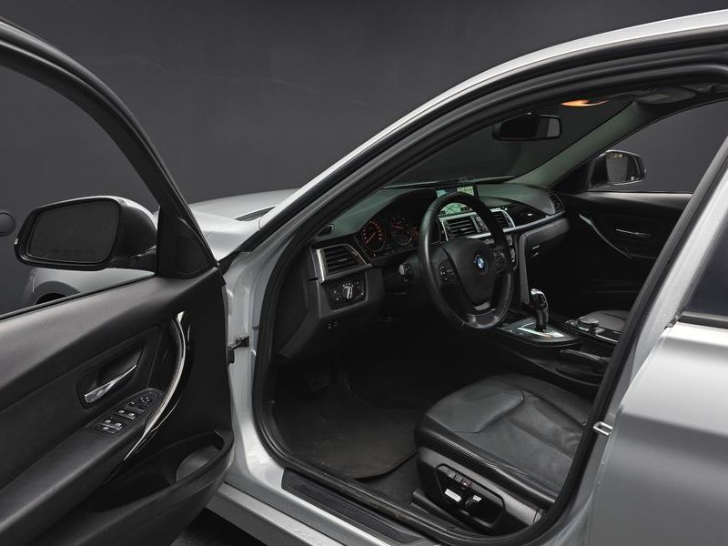 2017 BMW 3 Series 320d photo 10