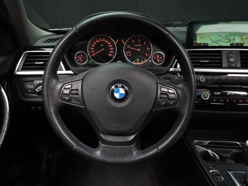 2017 BMW 3 Series 320d photo 13