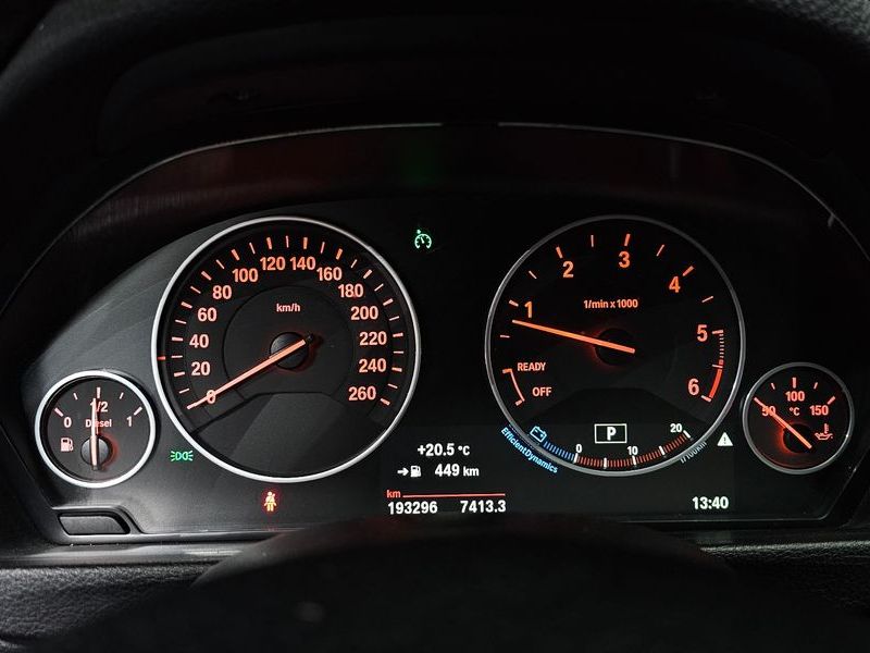 2017 BMW 3 Series 320d photo 8