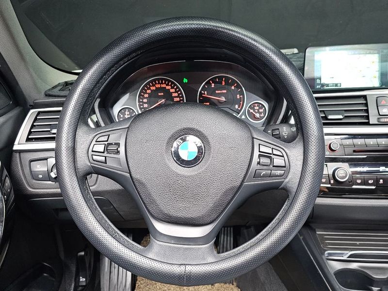 2017 BMW 3 Series 320d photo 13