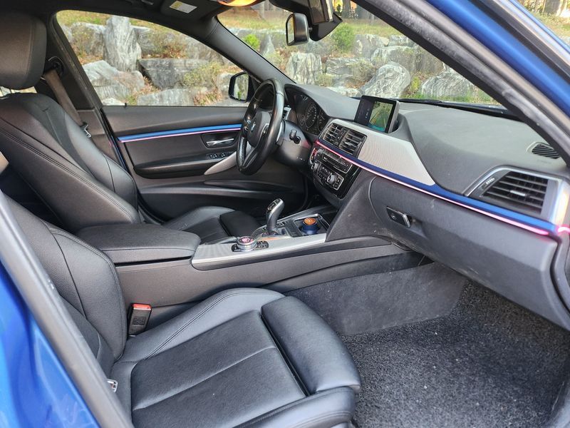 2017 BMW 3 Series 320d M Sport photo 16