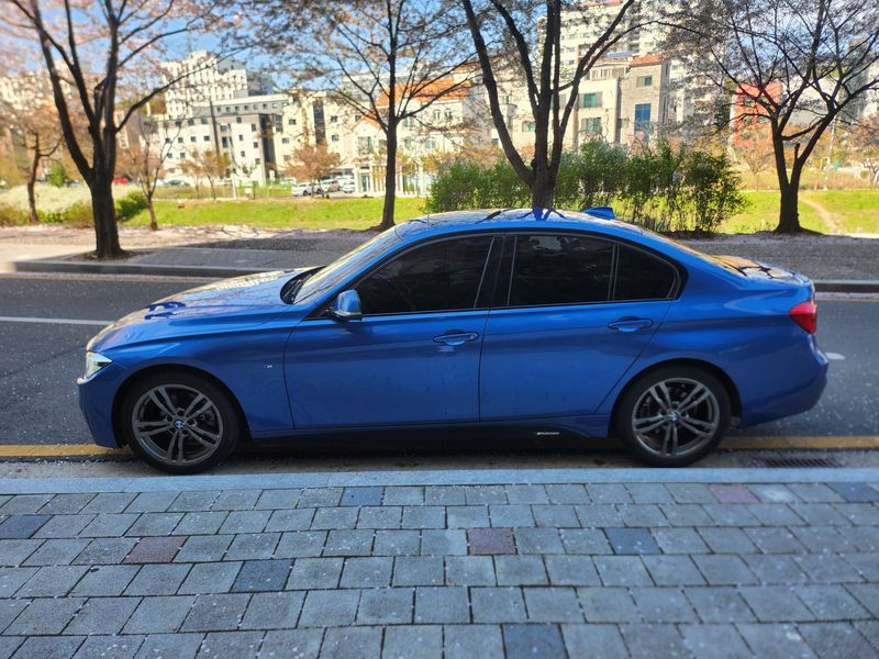 2017 BMW 3 Series 320d M Sport photo 17