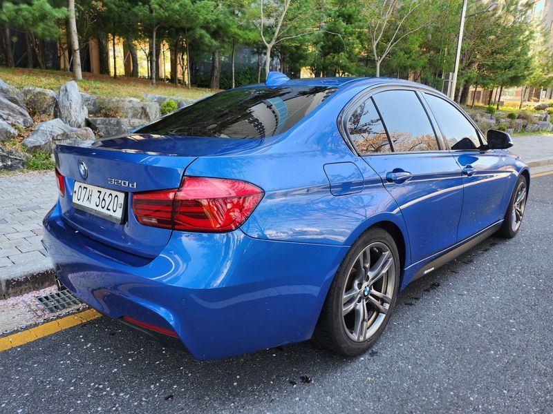 2017 BMW 3 Series 320d M Sport photo 18