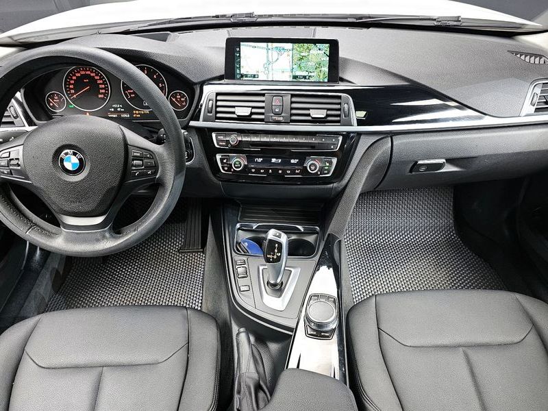 2017 BMW 3 Series 320d photo 7