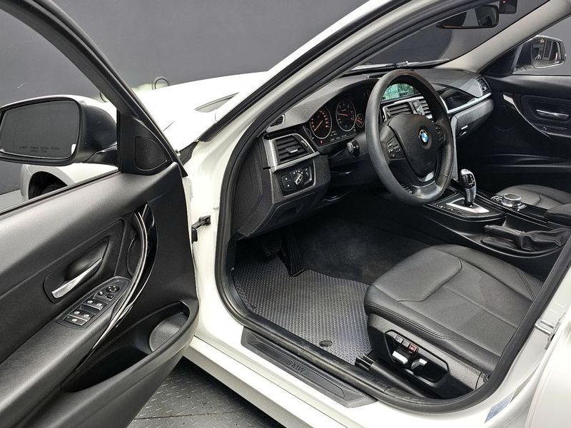 2017 BMW 3 Series 320d photo 10