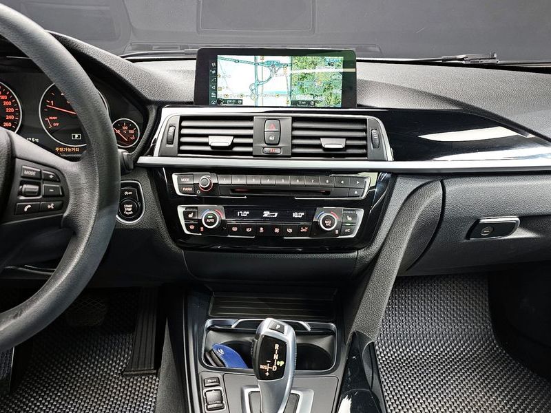 2017 BMW 3 Series 320d photo 13