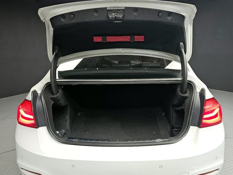 2017 BMW 3 Series 320d photo 20