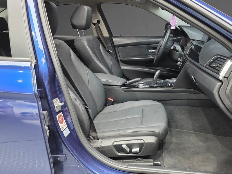 2017 BMW 3 Series 320d photo 11