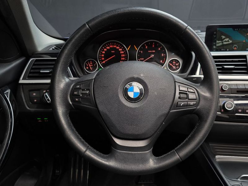 2017 BMW 3 Series 320d photo 13