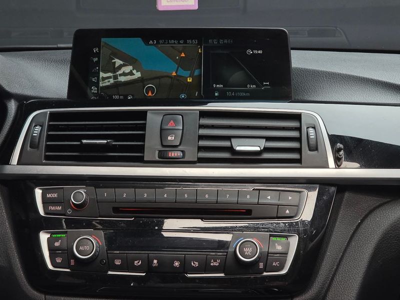 2017 BMW 3 Series 320d photo 14