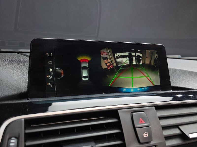 2017 BMW 3 Series 320d photo 15