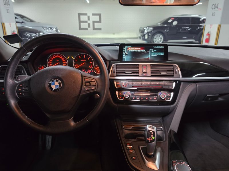 2017 BMW 3 Series 320d photo 13