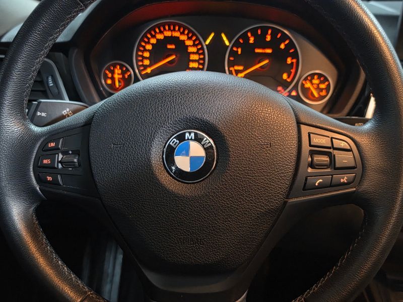 2017 BMW 3 Series 320d photo 15