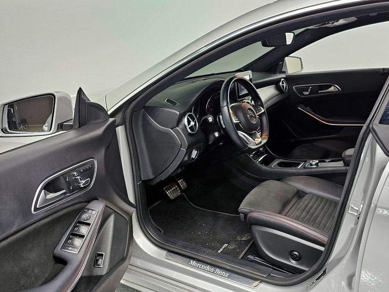 2018 Mercedes-Benz A-Class CLA220 AMG Line photo 10