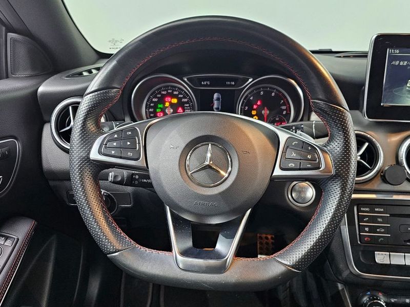 2018 Mercedes-Benz A-Class CLA220 AMG Line photo 13