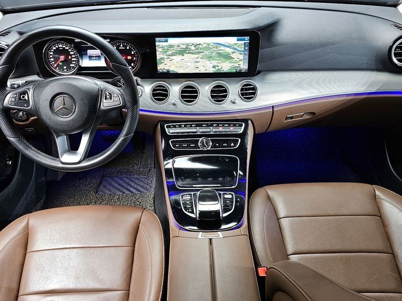 2018 Mercedes-Benz E-Class E200 Avantgarde photo 7