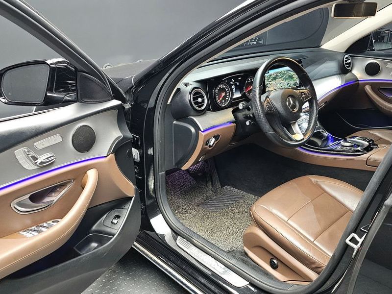 2018 Mercedes-Benz E-Class E200 Avantgarde photo 10