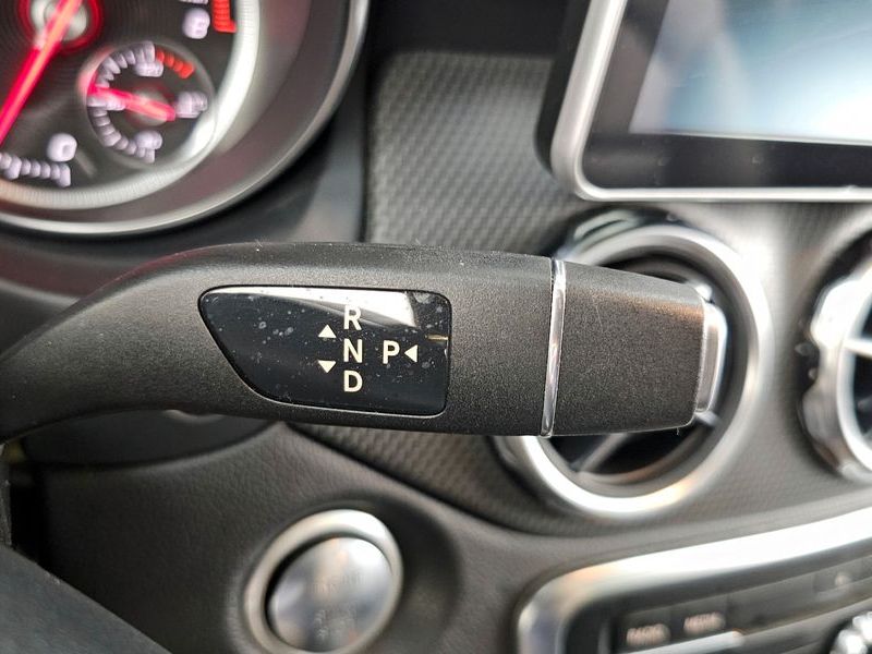 2018 Mercedes-Benz A-Class GLA220 photo 9