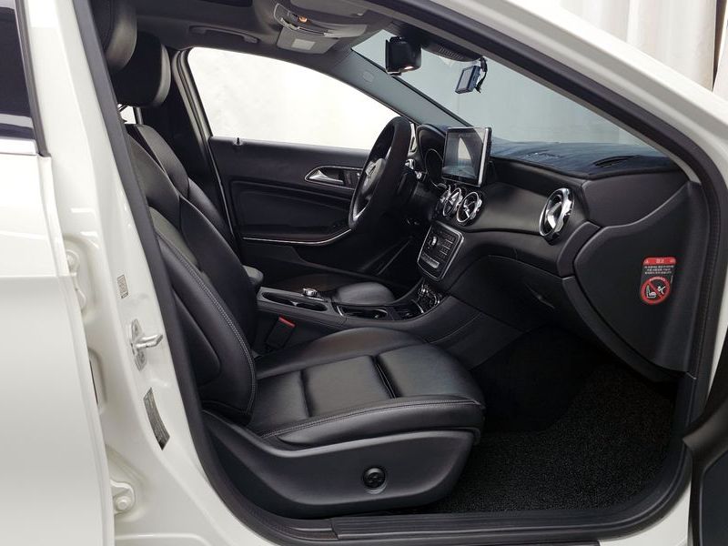 2018 Mercedes-Benz A-Class GLA220 photo 11