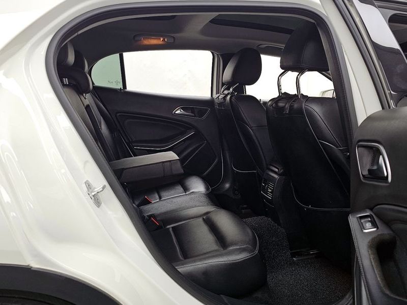 2018 Mercedes-Benz A-Class GLA220 photo 12