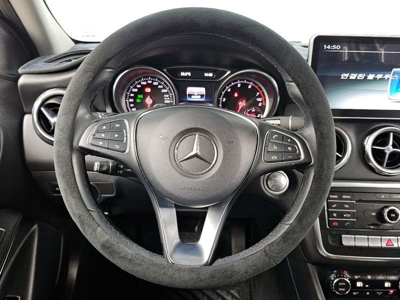 2018 Mercedes-Benz A-Class GLA220 photo 13