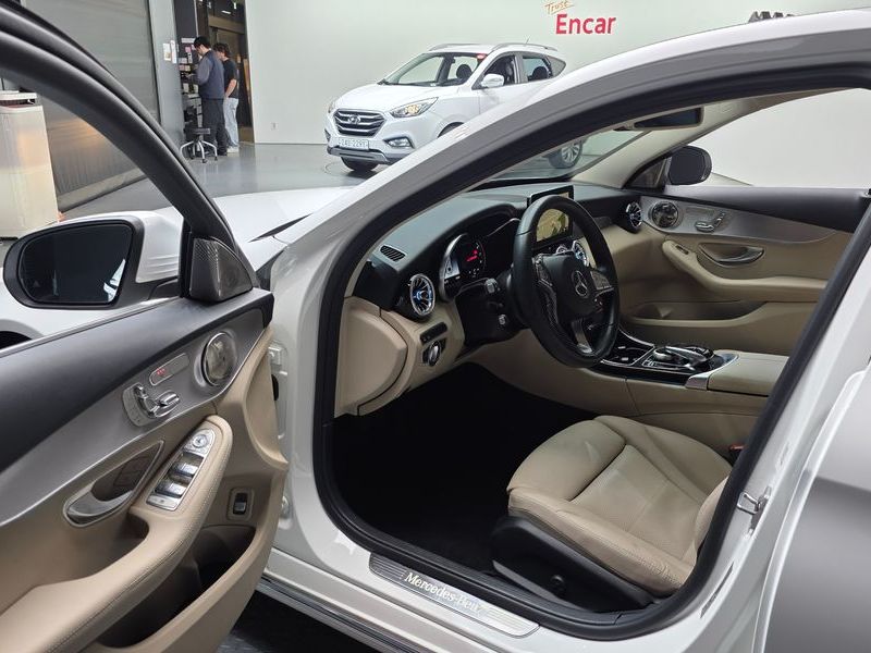 2018 Mercedes-Benz C-Class C200 Avantgarde photo 10