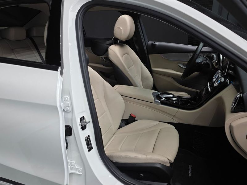 2018 Mercedes-Benz C-Class C200 Avantgarde photo 12