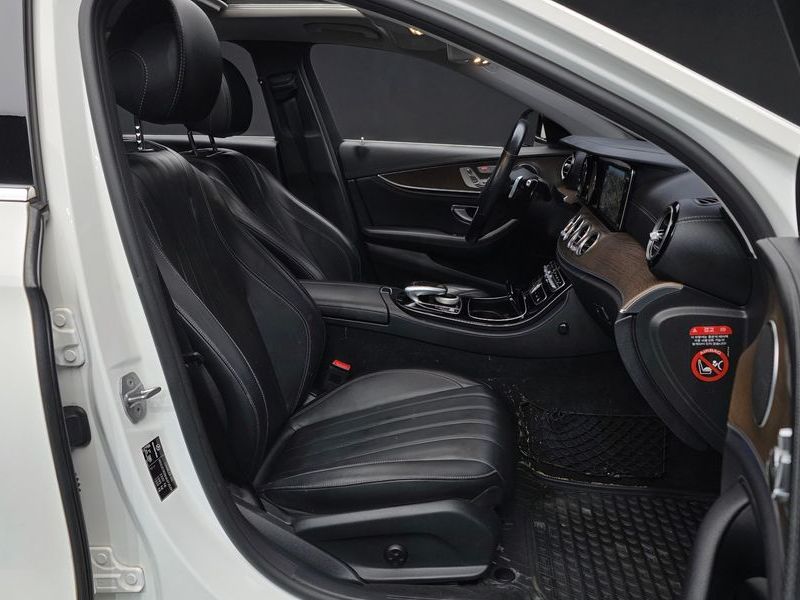 2018 Mercedes-Benz E-Class E220d Exclusive photo 11