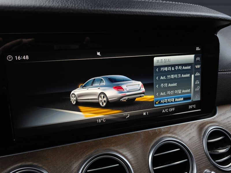 2018 Mercedes-Benz E-Class E220d Exclusive photo 16