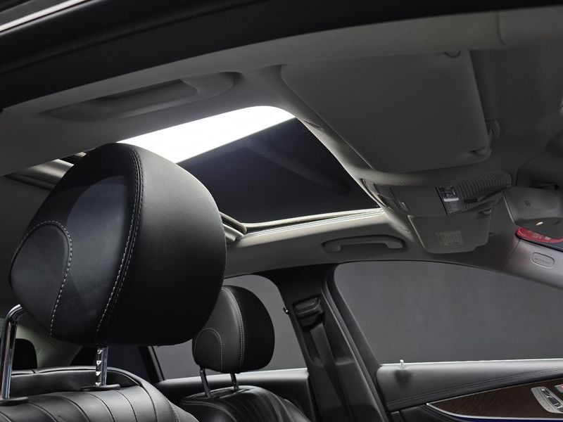 2018 Mercedes-Benz E-Class E220d Exclusive photo 17