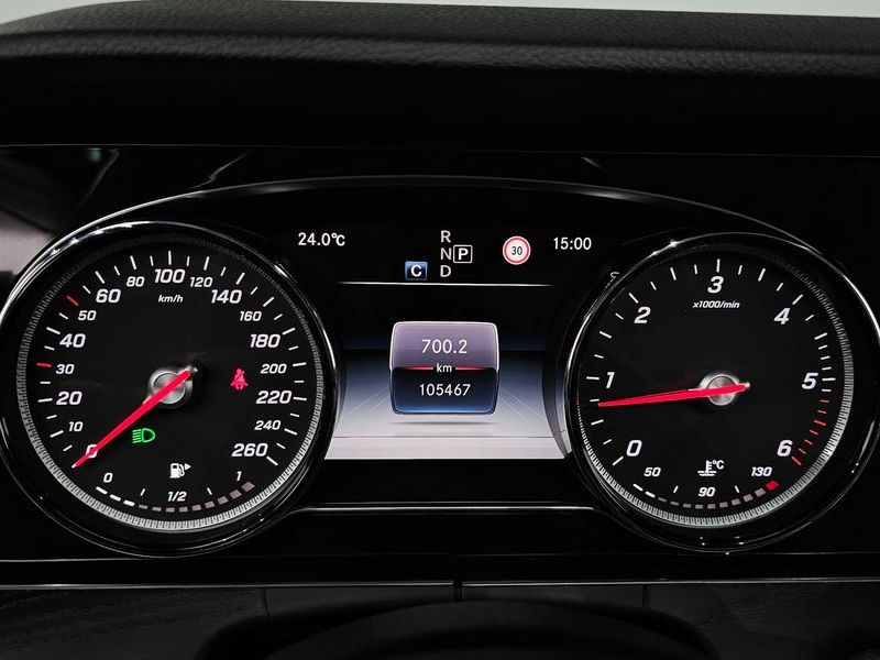 2018 Mercedes-Benz E-Class E220d Avantgarde photo 8