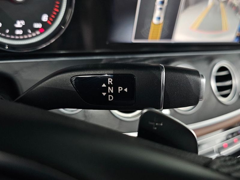 2018 Mercedes-Benz E-Class E220d Avantgarde photo 9