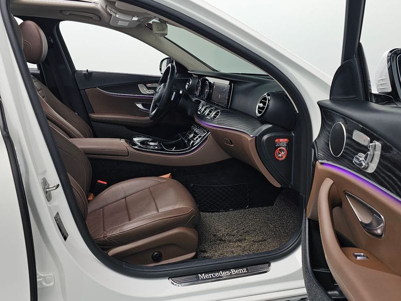 2018 Mercedes-Benz E-Class E220d Avantgarde photo 10