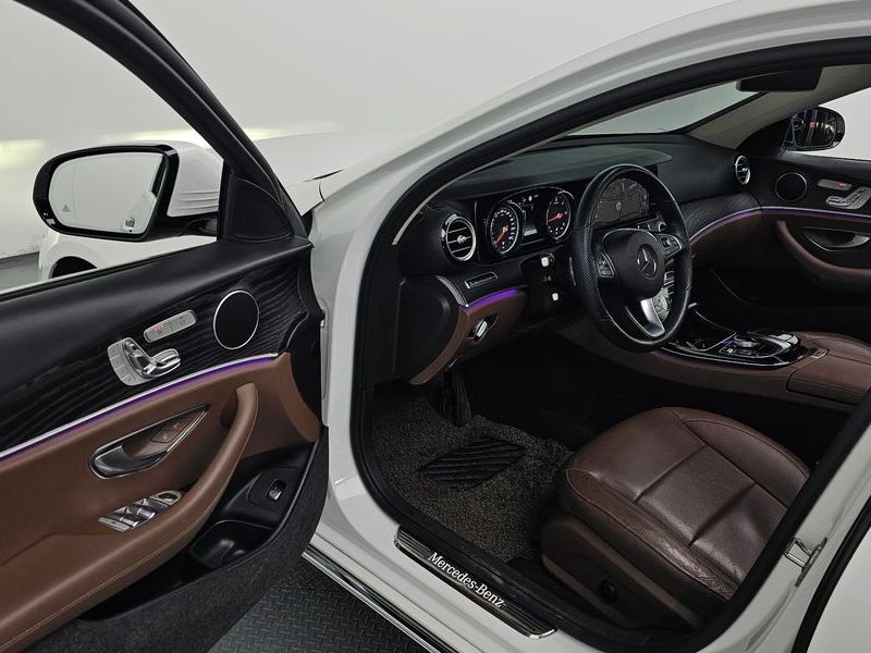 2018 Mercedes-Benz E-Class E220d Avantgarde photo 11