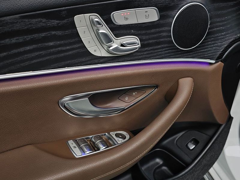 2018 Mercedes-Benz E-Class E220d Avantgarde photo 18
