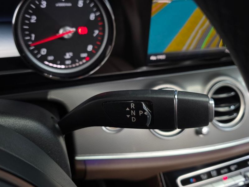 2018 Mercedes-Benz E-Class E200 Avantgarde photo 9