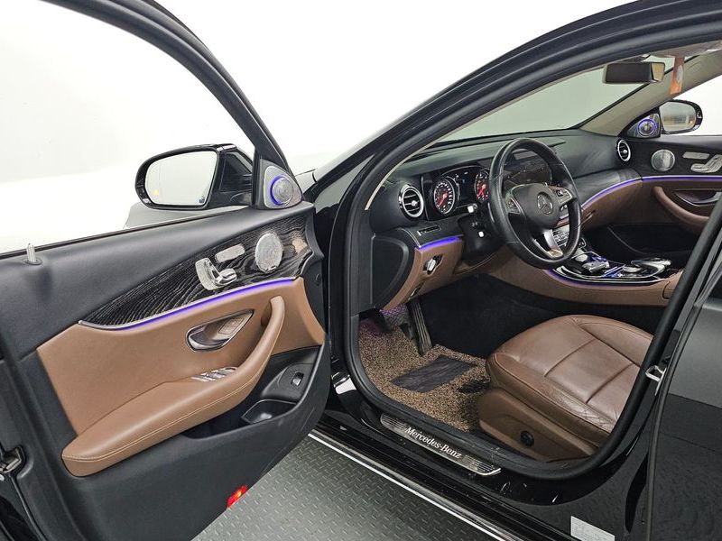 2018 Mercedes-Benz E-Class E220d 4MATIC Avantgarde photo 10