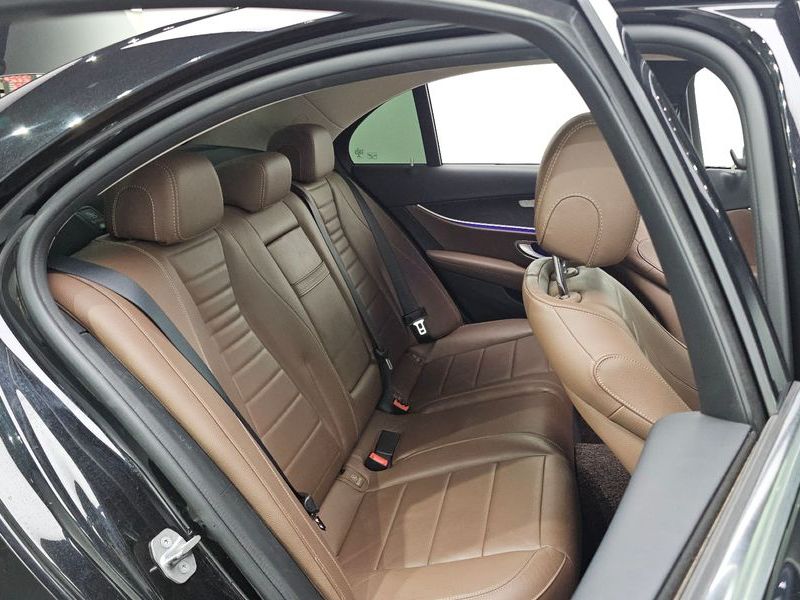 2018 Mercedes-Benz E-Class E220d 4MATIC Avantgarde photo 12