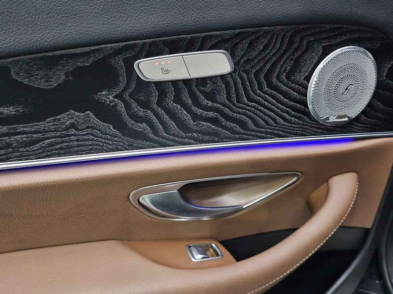 2018 Mercedes-Benz E-Class E220d 4MATIC Avantgarde photo 19