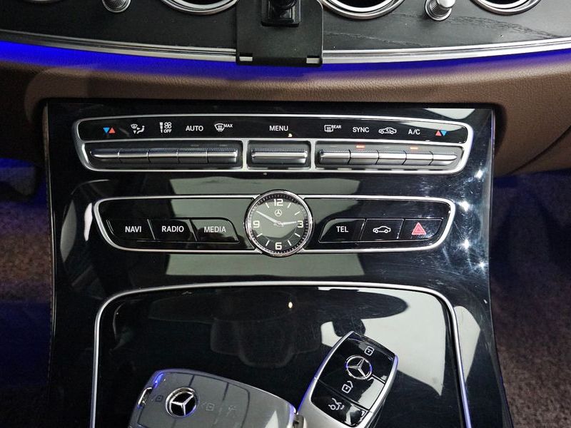 2018 Mercedes-Benz E-Class E220d 4MATIC Avantgarde photo 20