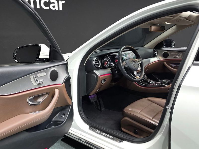 2018 Mercedes-Benz E-Class E200 Avantgarde photo 10