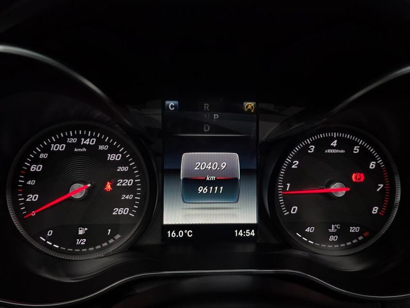 2018 Mercedes-Benz C-Class C200 4MATIC AMG Line photo 8