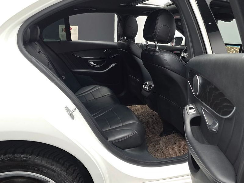 2018 Mercedes-Benz C-Class C200 4MATIC AMG Line photo 12