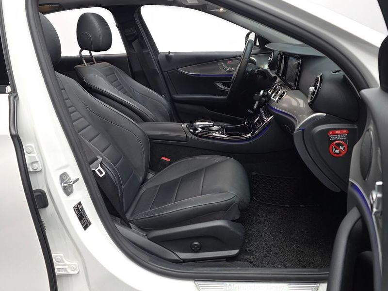 2018 Mercedes-Benz E-Class E200 Avantgarde photo 11