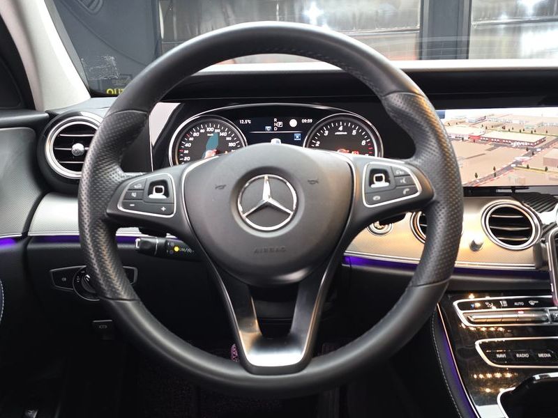 2018 Mercedes-Benz E-Class E200 Avantgarde photo 13