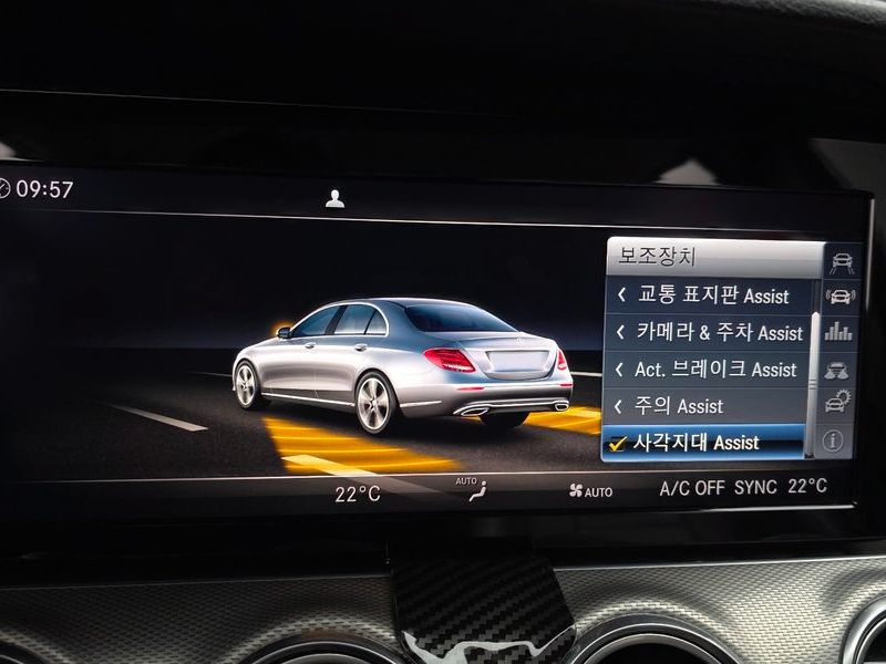2018 Mercedes-Benz E-Class E200 Avantgarde photo 16